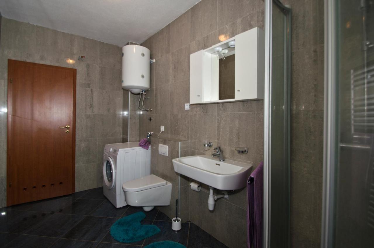 Rooms Leda Vrlika 外观 照片