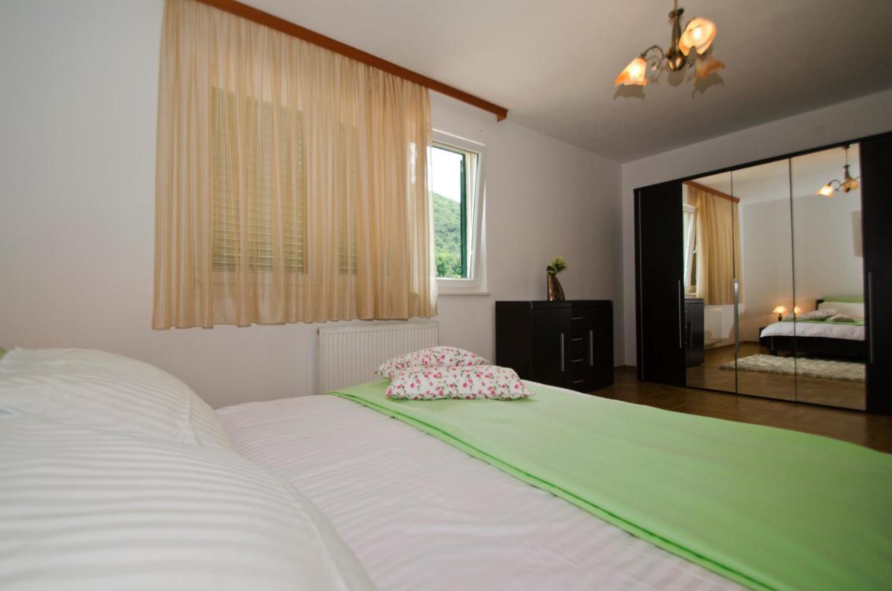 Rooms Leda Vrlika 外观 照片
