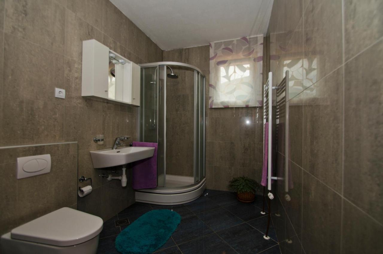 Rooms Leda Vrlika 外观 照片